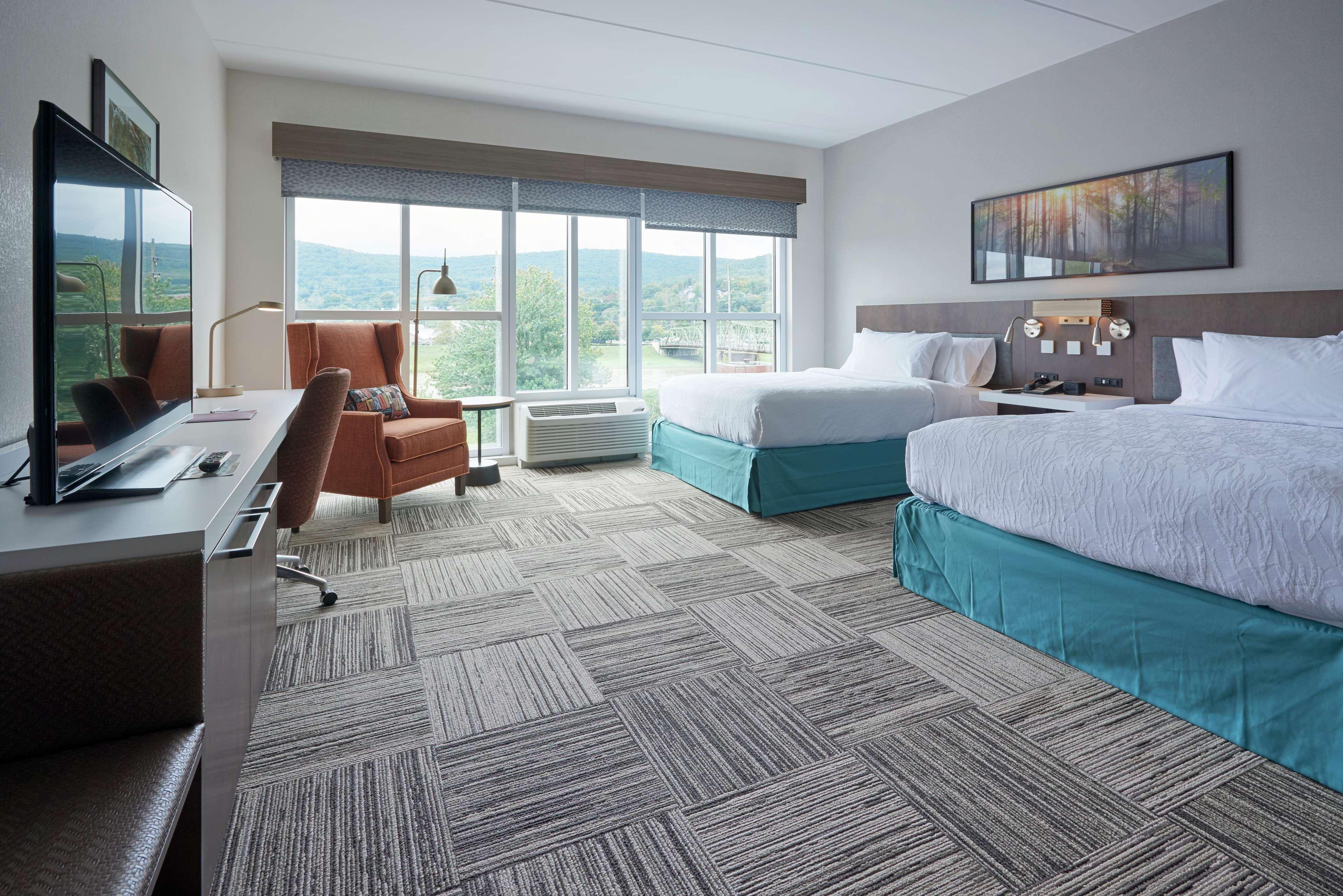 Hilton Garden Inn Corning Downtown Eksteriør billede