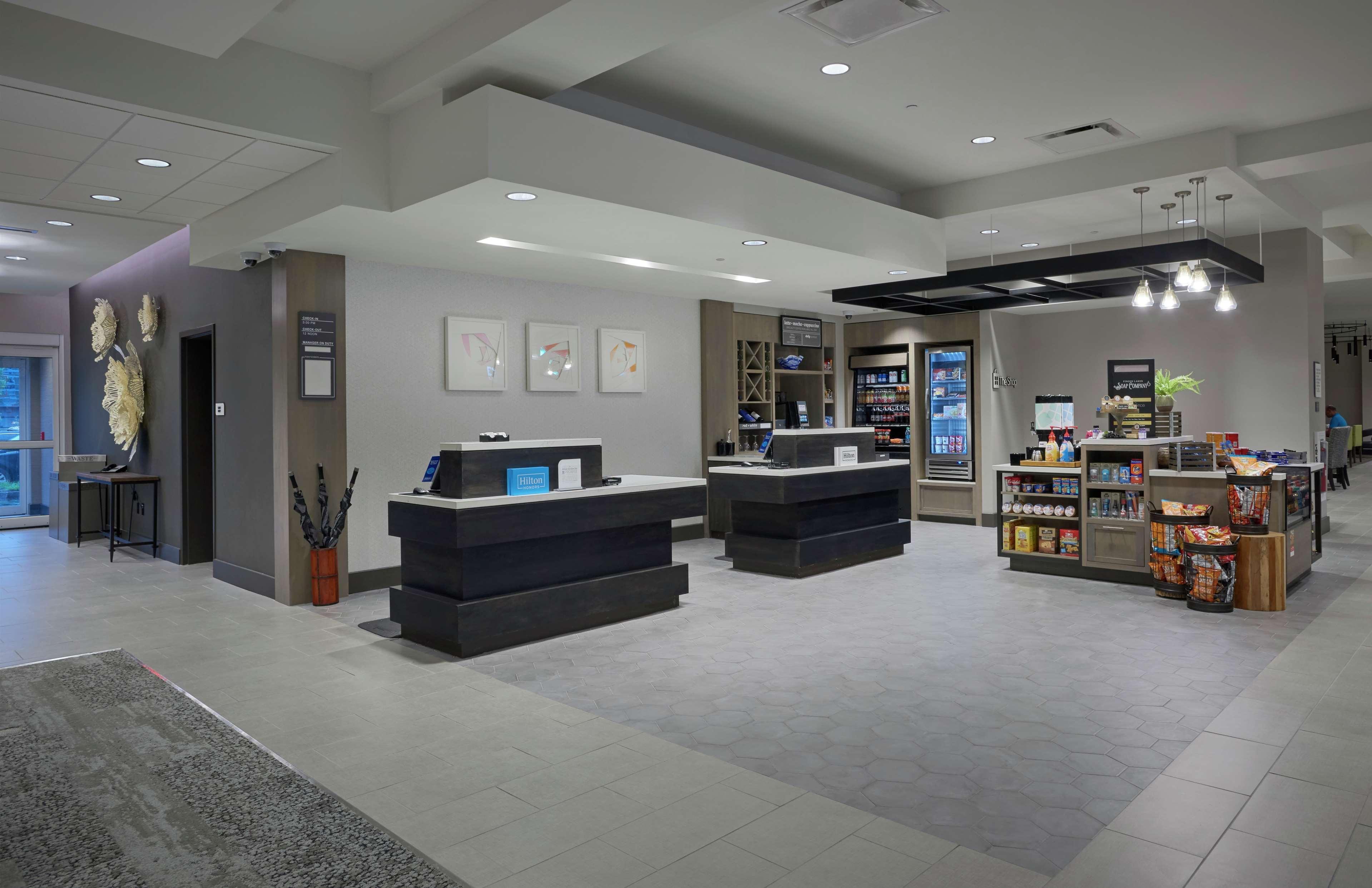 Hilton Garden Inn Corning Downtown Eksteriør billede