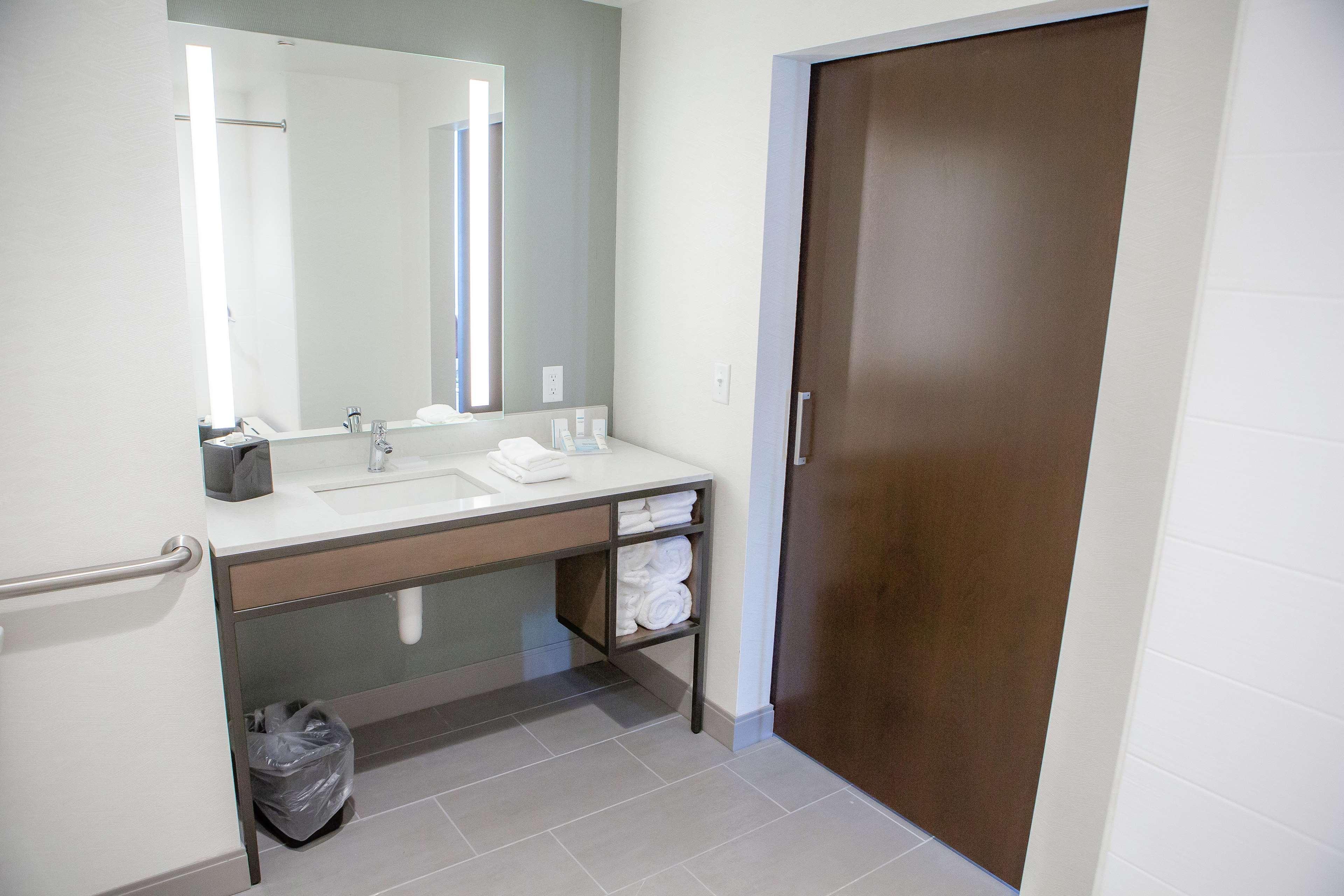 Hilton Garden Inn Corning Downtown Eksteriør billede