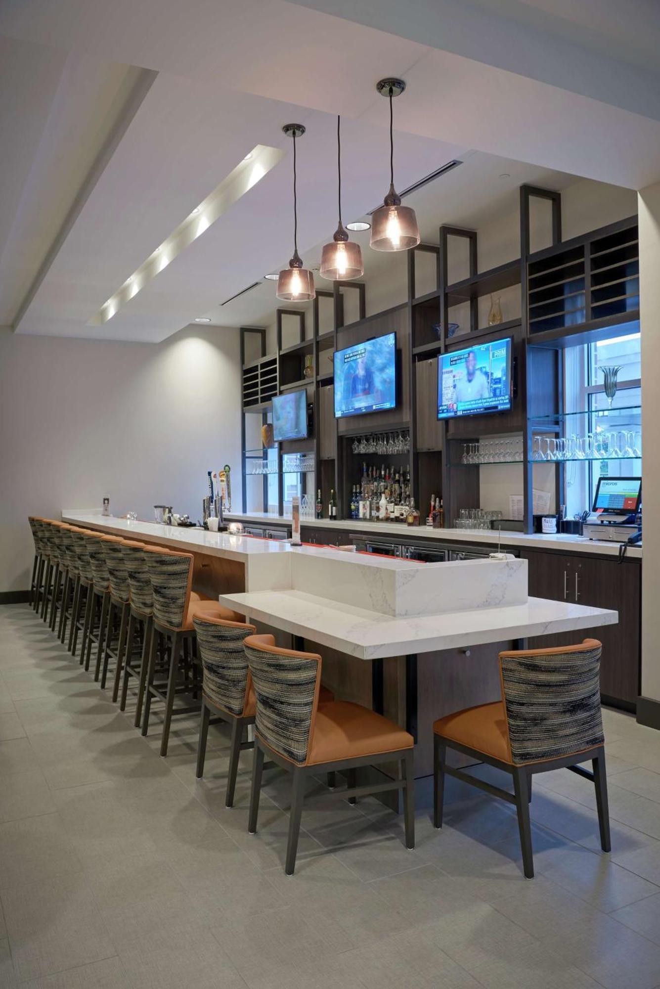 Hilton Garden Inn Corning Downtown Eksteriør billede