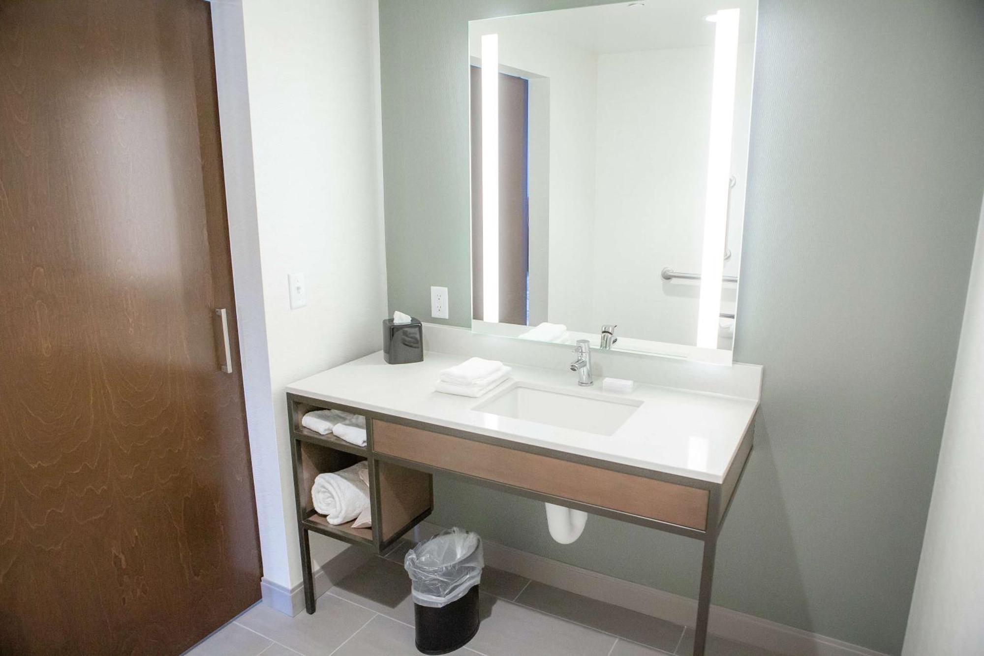 Hilton Garden Inn Corning Downtown Eksteriør billede