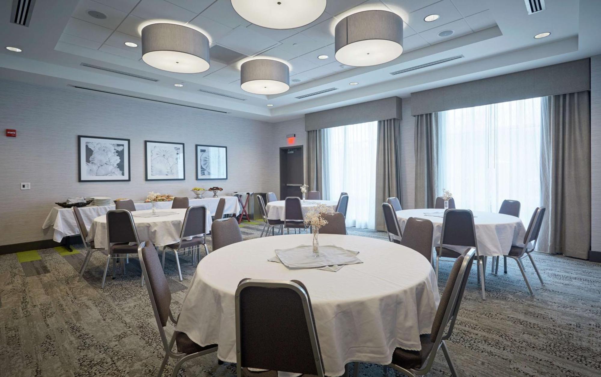 Hilton Garden Inn Corning Downtown Eksteriør billede